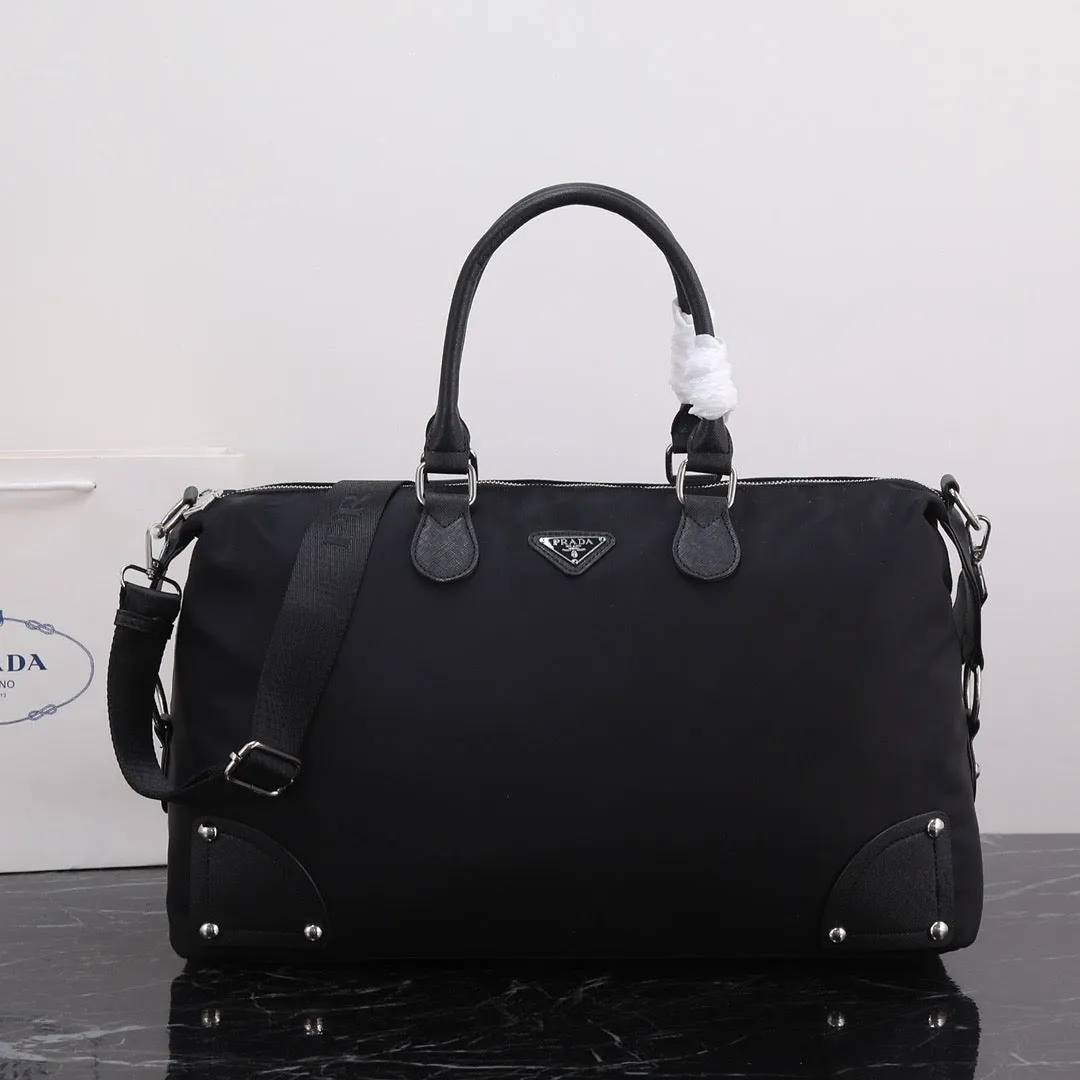 PD261 Re-Nylon and Saffiano Leather Travel Bag / 18.9x7x11inch