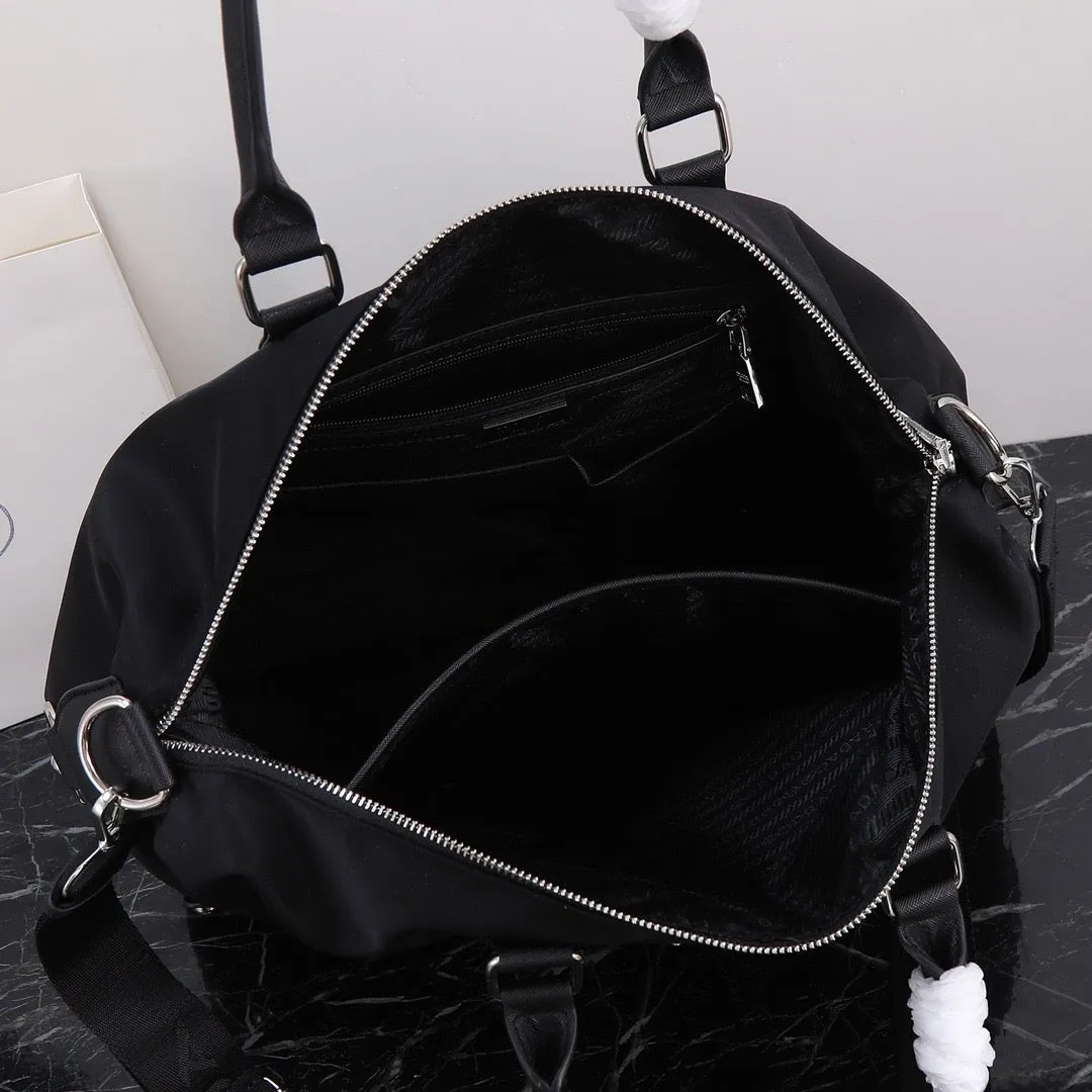 PD261 Re-Nylon and Saffiano Leather Travel Bag / 18.9x7x11inch