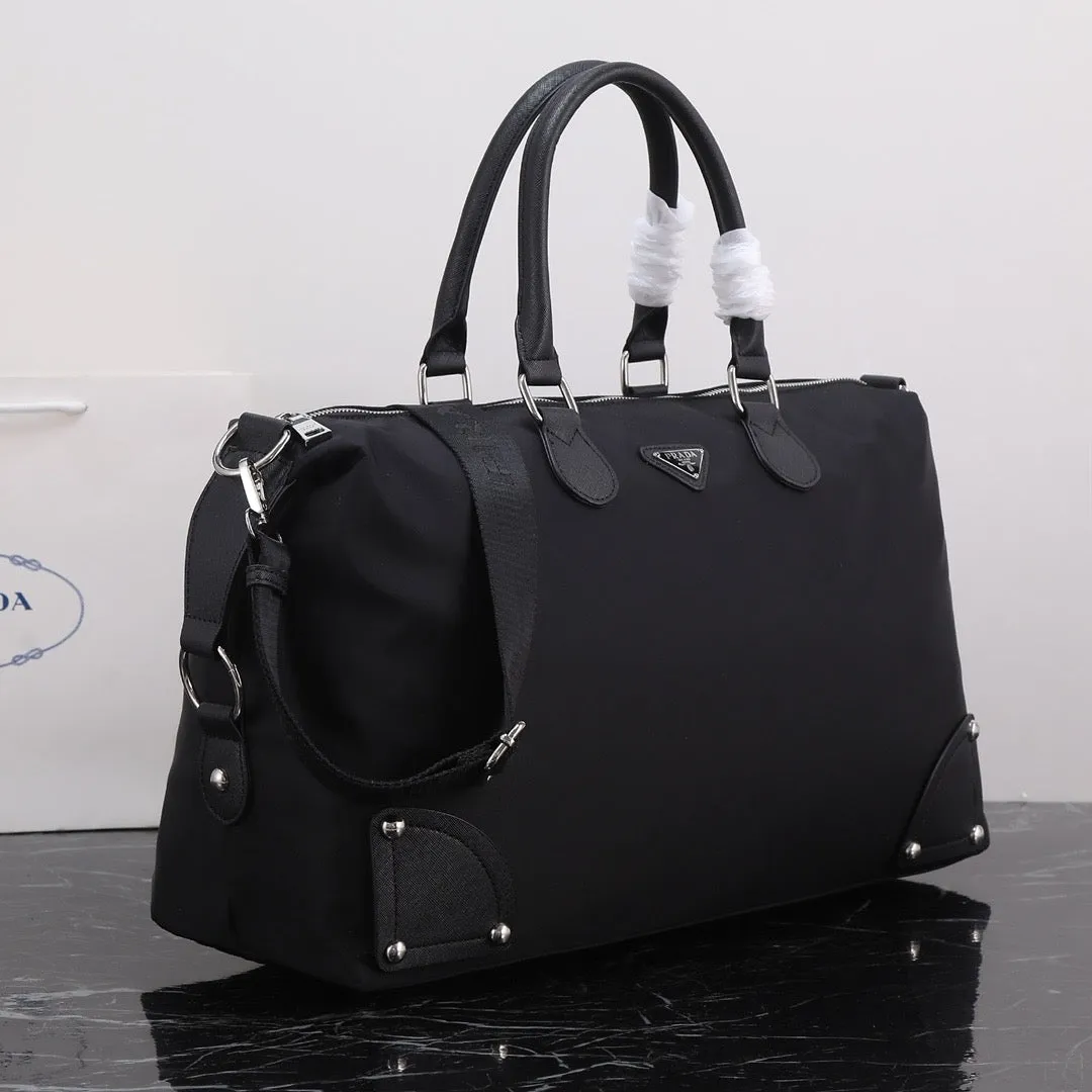 PD261 Re-Nylon and Saffiano Leather Travel Bag / 18.9x7x11inch